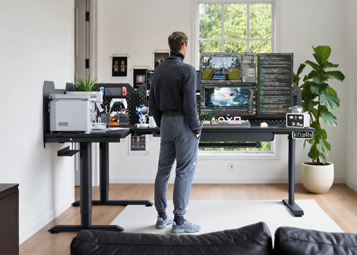 Standing Desk for Small Apartments: Corner and Compact Layouts